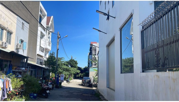 LÔ ĐẤT ĐẸP NGANG 8M HXH CẠNH KHU HỒNG LONG -  60M2 - XD 4 TẦNG - CHỈ  4,2 TỶ
